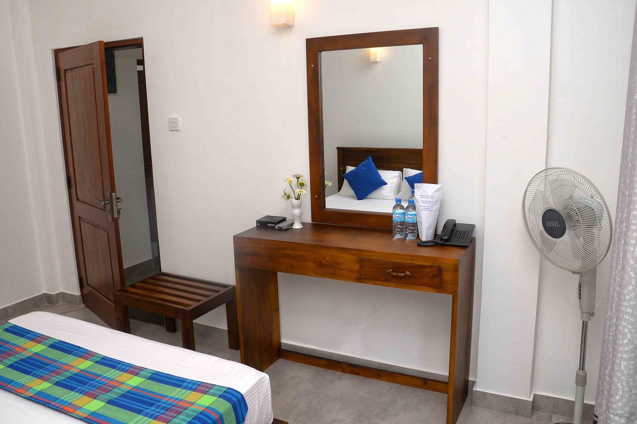كاندي Red Chillies Tourist Inn المظهر الخارجي الصورة