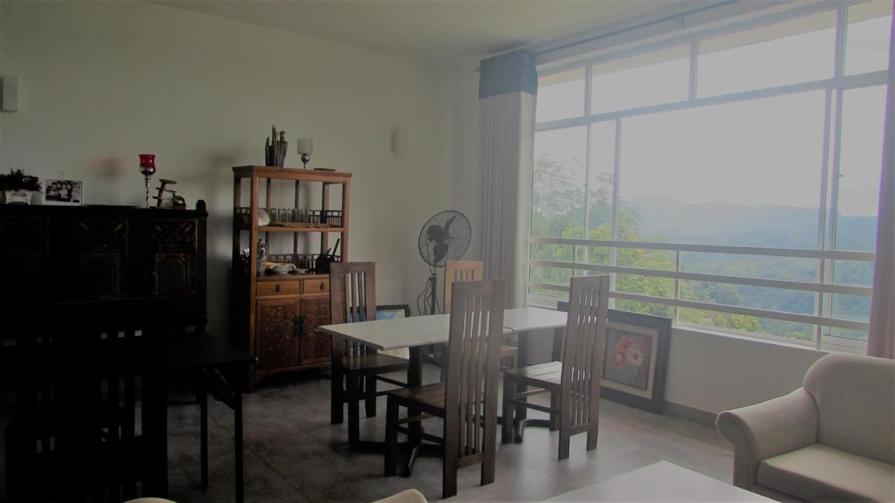 كاندي Red Chillies Tourist Inn المظهر الخارجي الصورة